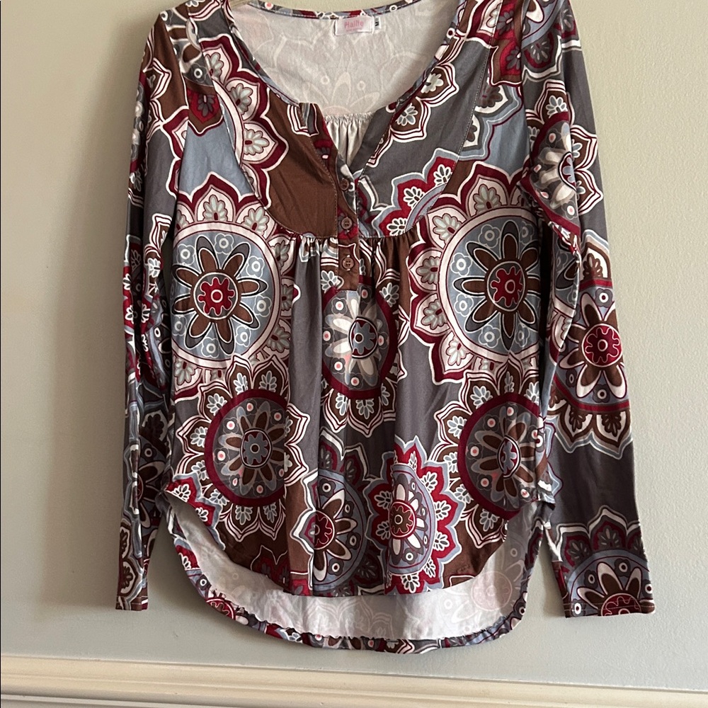 Women’s Medallion Print Long Sleeve Blouse - Red & Gray